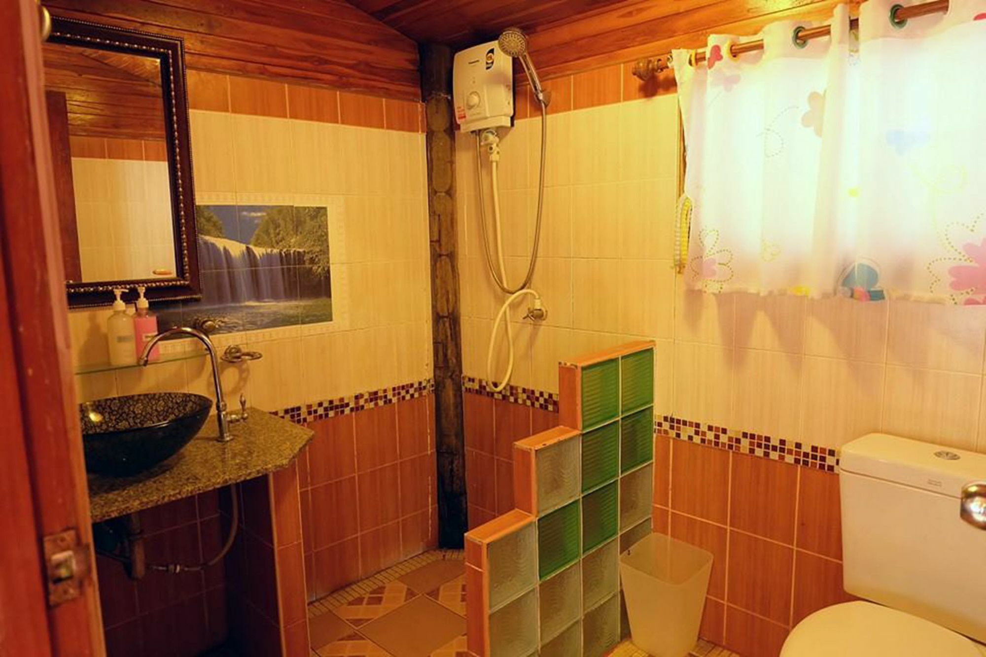 Ban Sairung Hotel Rayong Buitenkant foto