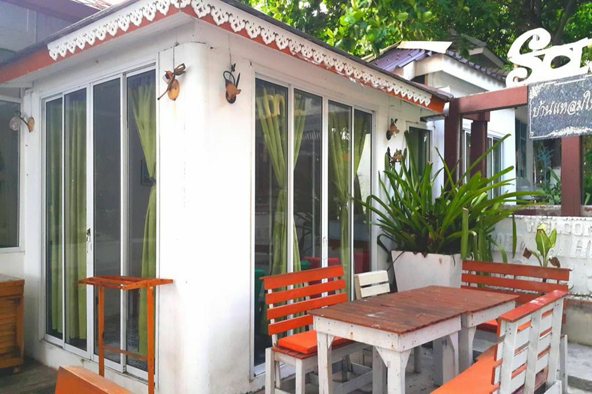 Ban Sairung Hotel Rayong Buitenkant foto